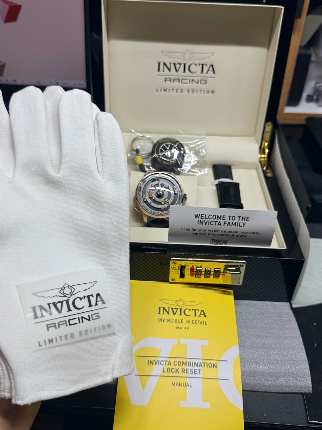 Invicta Racing Limited Color Black/Gold Watch Accessory Set New